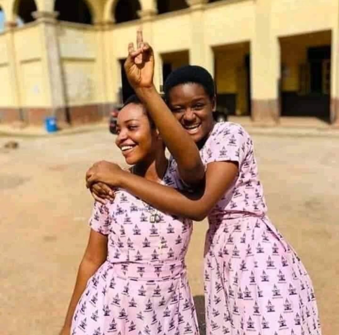 Ghana 🇬🇭 is the first country in Africa to use traditional African fabric as the uniform for high school students.