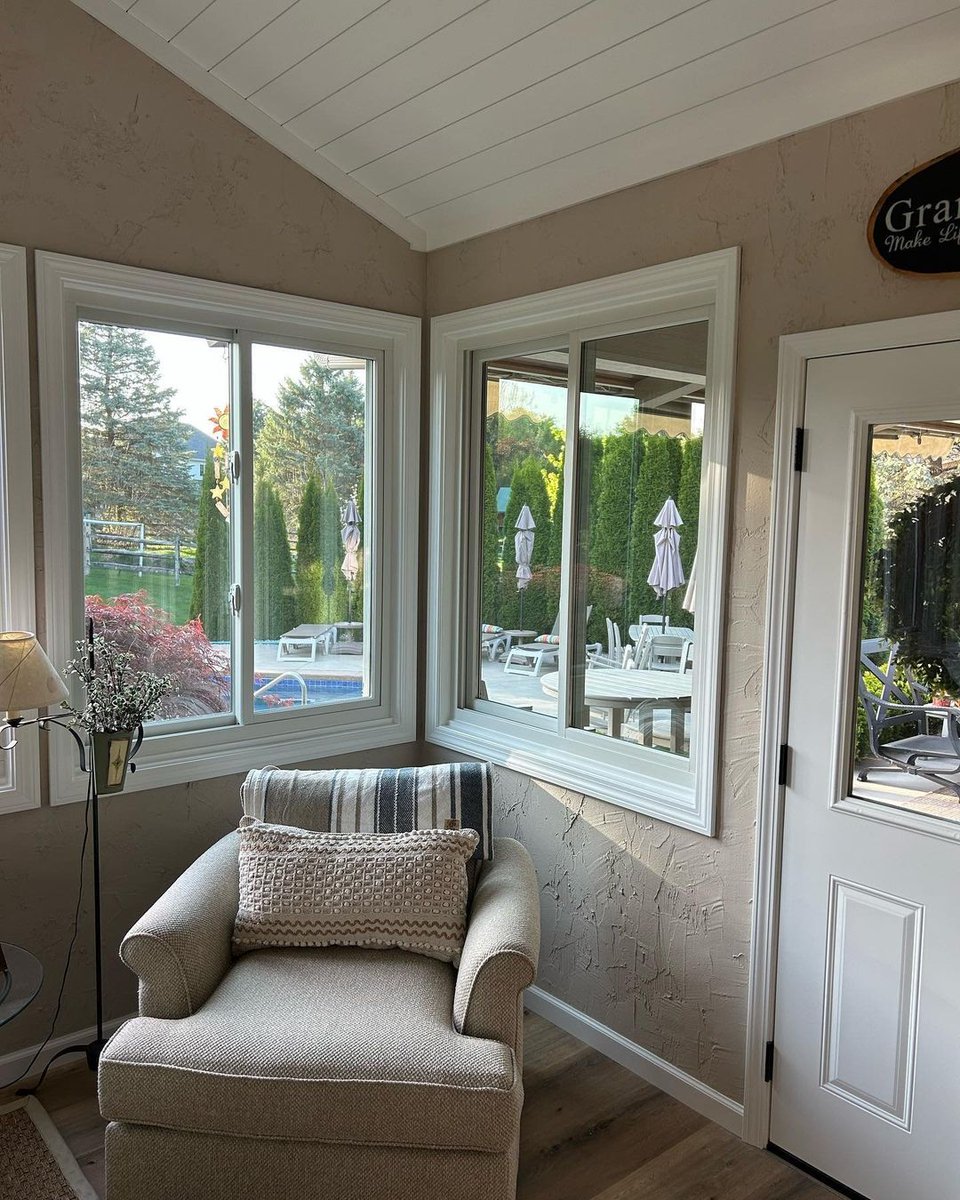 FamousFoodFest's tweet image. Looking for top-notch windows and doors for your home? Renewal by Andersen offers some of the strongest and most durable replacements on the market. 🪟💯  
  📸 renewalbyandersen.llc   #StrongWindows #DurableDoors #FamousFoodFestival2023 #EventSponsors #RenewalByAndersen