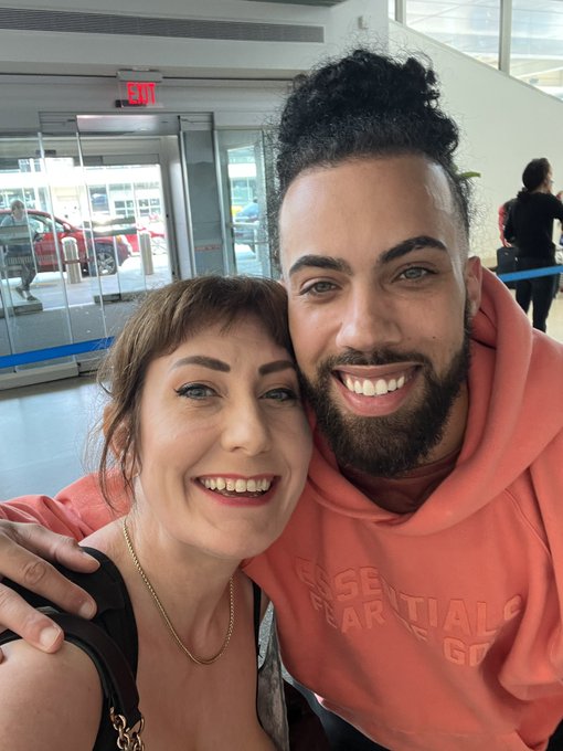 Airport Co-Star sighting with @JamesAngelXXX https://t.co/bT4SYdpDPN<a class="tags" href="/tag/jamesangelxxx">@jamesangelxxx</a><a href="/tag/mvsales"class="tags"><span>#mvsales</span></a>