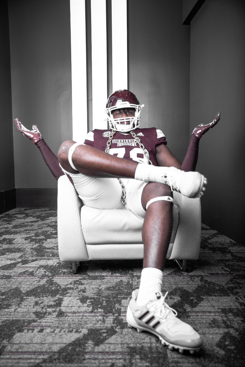 TheLamontRogers's tweet photo. Had a great time at @HailStateFB last week #SiptoState #HailState @COACHKDJR @CoachM_Schmidt @CoachWillFriend https://t.co/hvwzrPcPJc