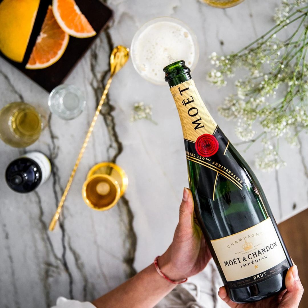 Moët Moment on a Monday? Why not? Moët & Chandon Brut Impérial NV 🍾 Snap up this iconc Champagne NOW just €52 down from Save €59.95 - available online and in-store now! 🛍️ Shop Moët & Chandon now: obrienswine.co/3pfhRsF #Moëtchandon #Obrienswines #Sunshine #moetmoment