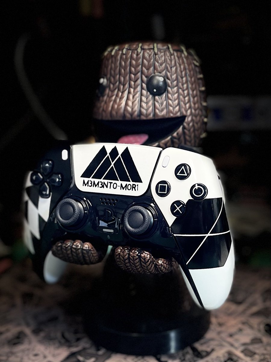 CesarsDesigns's tweet image. First #ps5edgecontroller and at this point Idk if I’ll do another one 😂 or I’ll need to adjust the pricing to make it worth it…. Absolutely beautiful controller easily better then the elite models. But a pain to take a part and put back together. #ps5