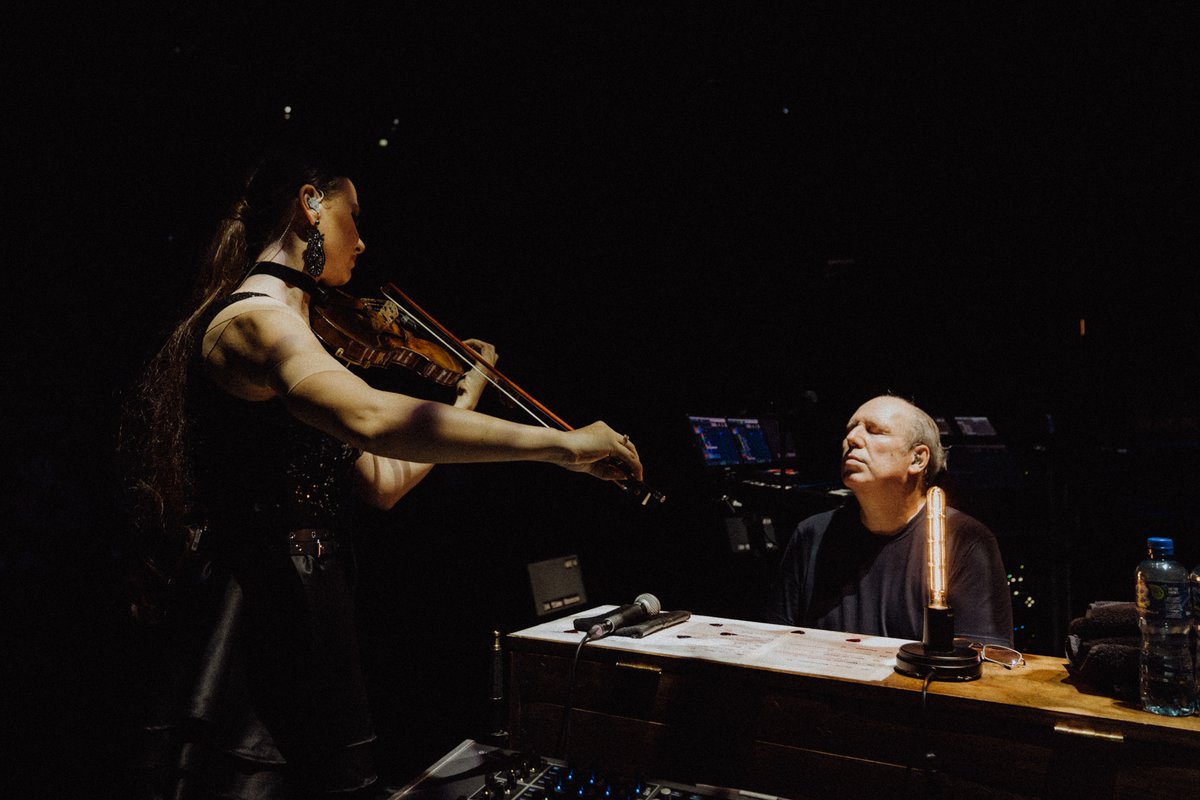 The last notes of the last show #HansZimmerLive 📸Frank Embacher