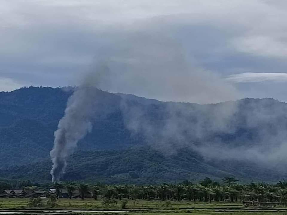 Junta troops set ablaze to the residential properties in Yange village, Thayetchaung tsp, Tanintharyi division this morning.  #2023Jun26Coup #HelpMyanmarIDPs #WhatsHappeningInMyanmar