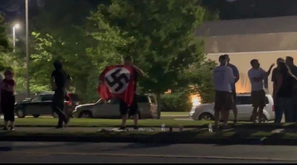 GAFollowers's tweet image. Neo Nazis were rallying outside of two synagogues in Cobb County yesterday. 🤢