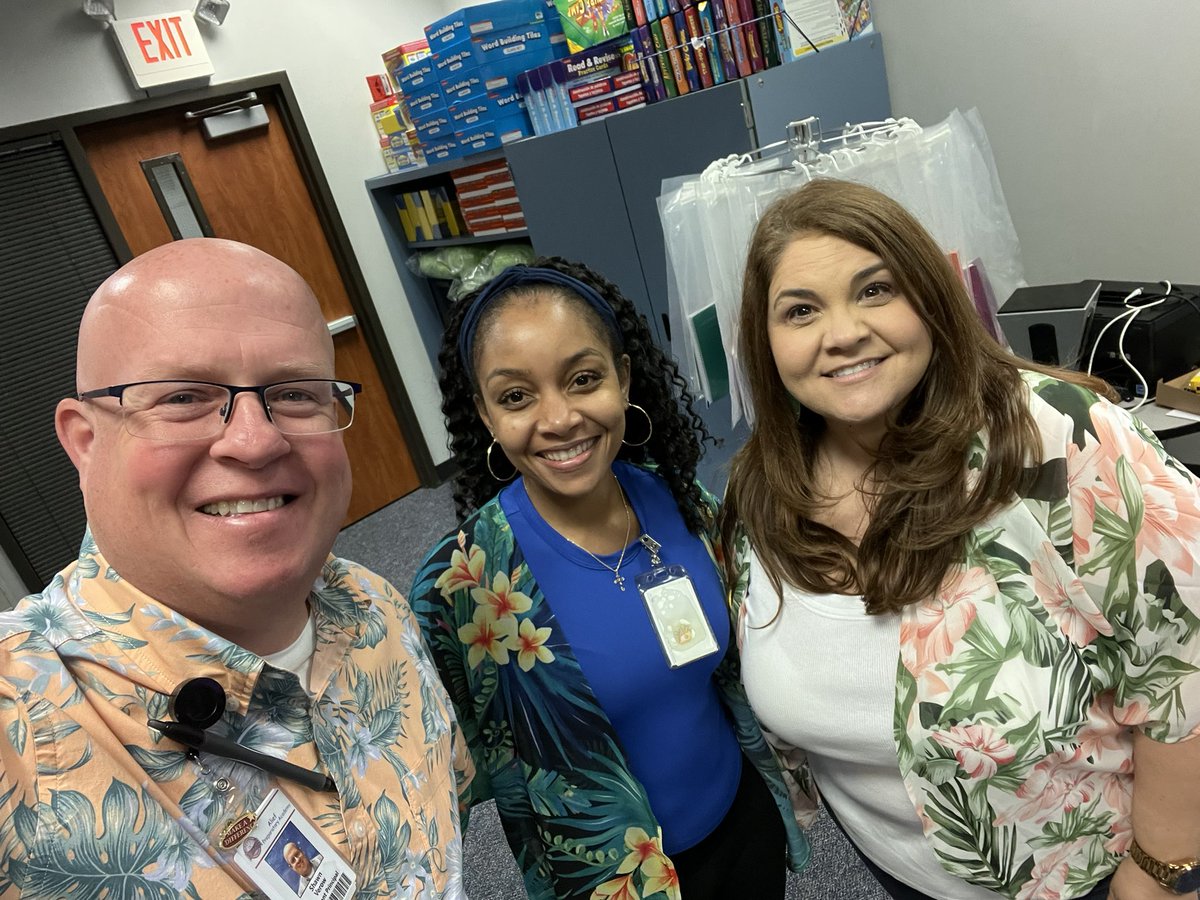 AdminVerow's tweet photo. Spirit week @ajbushelem for our last week of school! #BobcatsStillLearning @FMSciTech @TeraeHarris https://t.co/yjk3nUxhOU