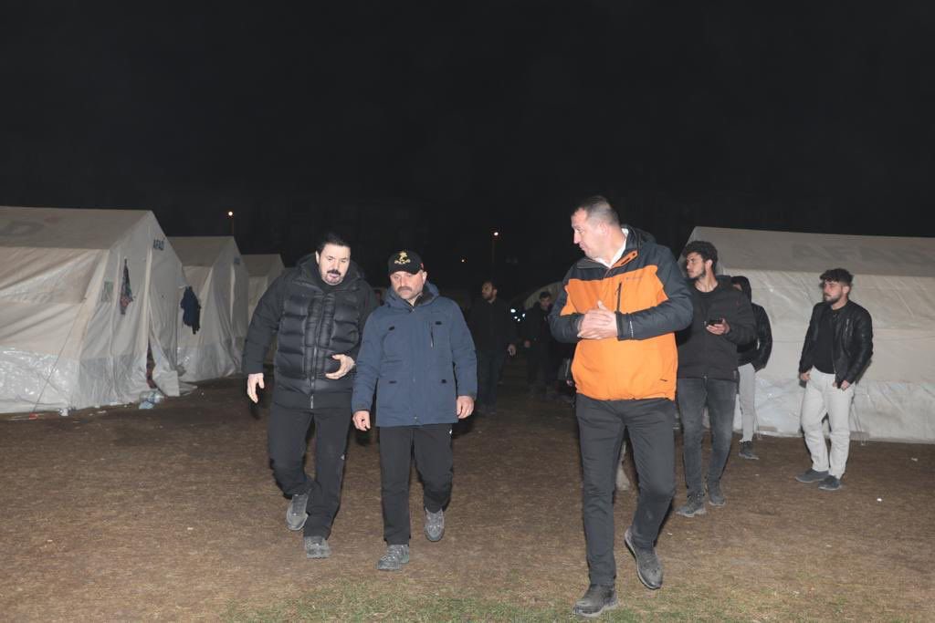 Depremden dolayı görevlendirildiği Kahramanmaraş ilinde gece gündüz demeden çalıştı. Acılarına ortak oldu. Maraş’ı ayağa kaldırmak için olağanüstü bir çaba gösterdi. Kahramanmaraşlı kardeşlerimizin gönlünde taht kurdu. Beraber çalıştığımız 3 yıl boyunca çalışkanlığına, devlet…