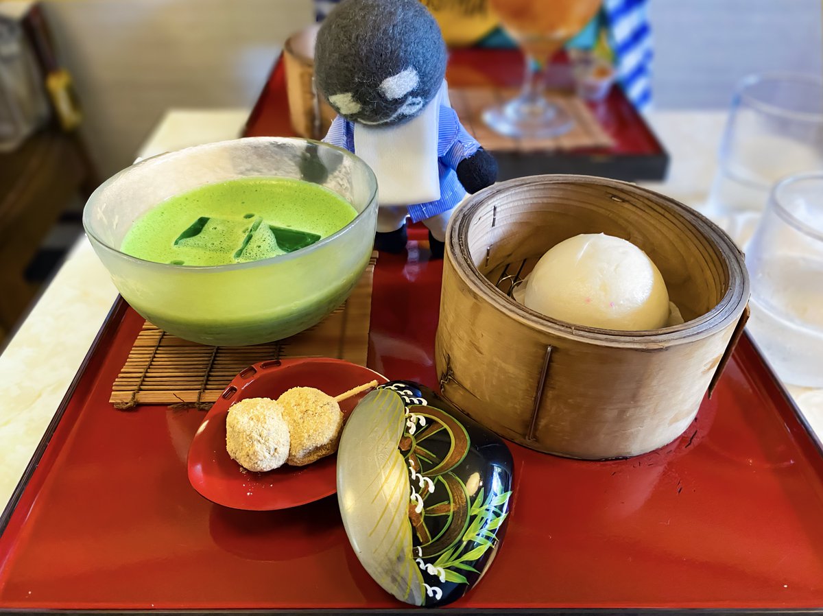 Deidara_Botchi's tweet photo. Hi!
I'm a #DeidaraBotchi .
I've come to the #Saryo (meaning #TeaHouse ) #KAZAHANA.
#UsagiManju #Matcha
#AjisaiDera #HydrangeaTemple
#Ajisai #Hydrangeas
#Meigetsuin
#Kamakura
#Kanagawa
#Japan
#Nuidori
#WoolFelt #NeedleFelting #NeedleFelt https://t.co/nQaN8uJw9n