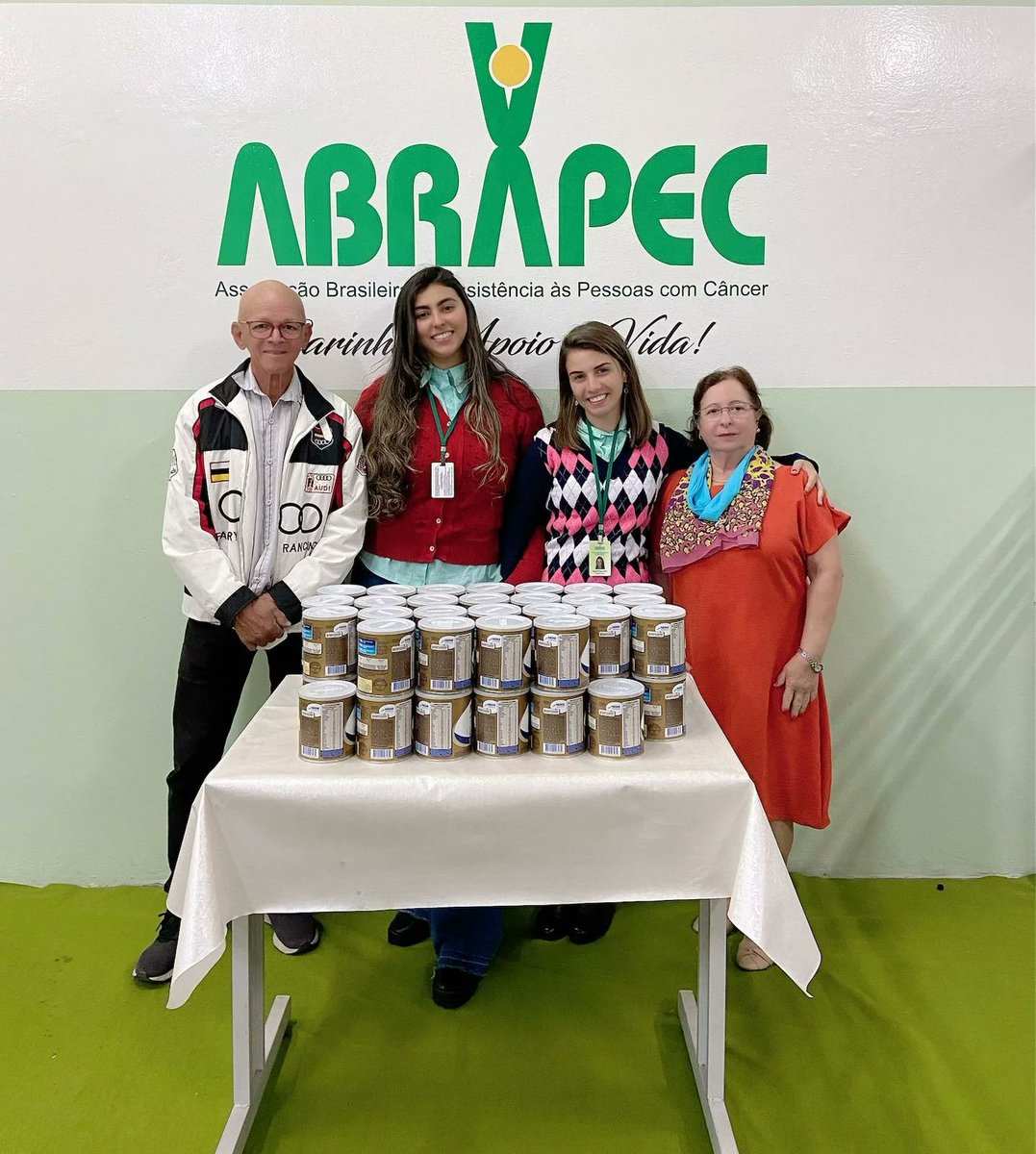 revistarotarybr's tweet photo. O Rotary Club de São João da Boa Vista-Sul, SP, doou 52 latas de suplementos alimentares à Associação Brasileira de Assistência Às Pessoas com Câncer, no município. A doação envolveu o montante de R$ R$2.222 investido pelo clube.
#Rotary #RotaryEmAção #PessoasEmAção #ABRAPEC https://t.co/BeqVxXfjeB