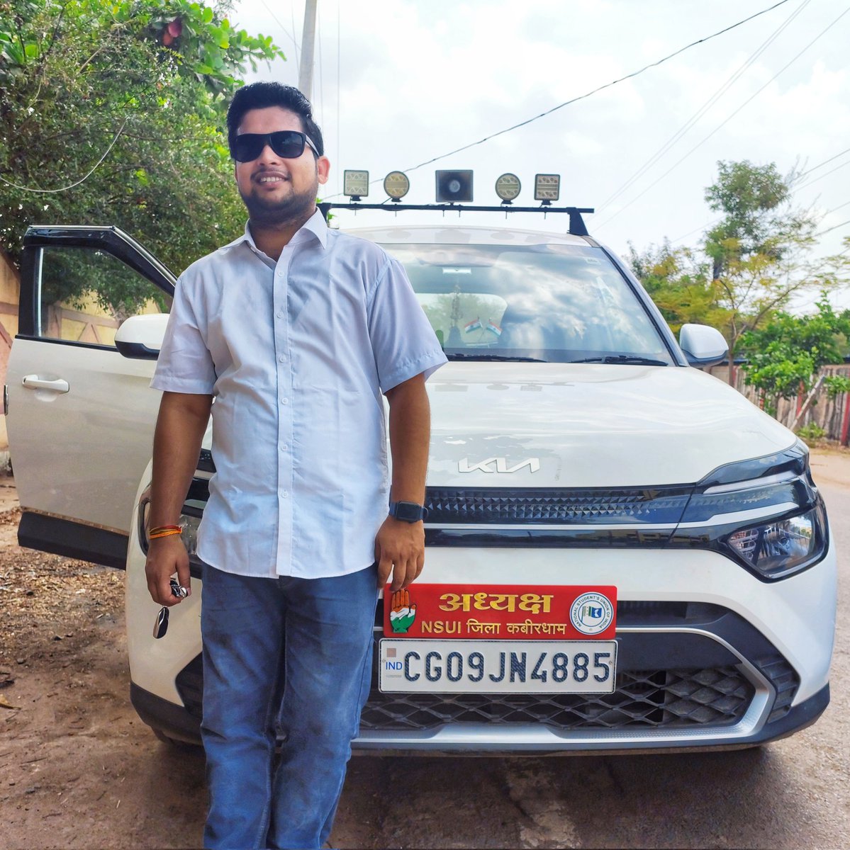 ShiteshChandra2's tweet photo. #NewProfilePic https://t.co/1NruXEIEr9