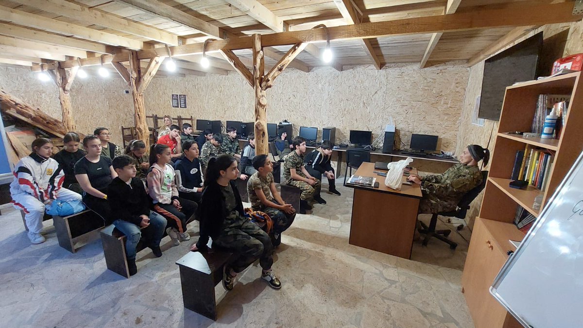 khoustup's tweet image. Chers amis

Le travail se poursuit malgré les tensions à la frontière. Nous avons fait un grand pas en avant mais un autre gros projet nous attend en Juillet. Nous allons avoir besoin de plus de participants pour  le réaliser

Rdv sur khoustup.com