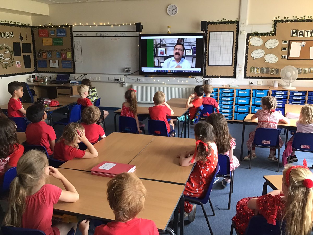 Last week, we were honoured to receive a video message from @ZiauddinY thanking us for our commitment to raising awareness for gender equality! Thank you, @ACJewell1987, for supporting and making this happen! 💙🌍 #globalcitizens