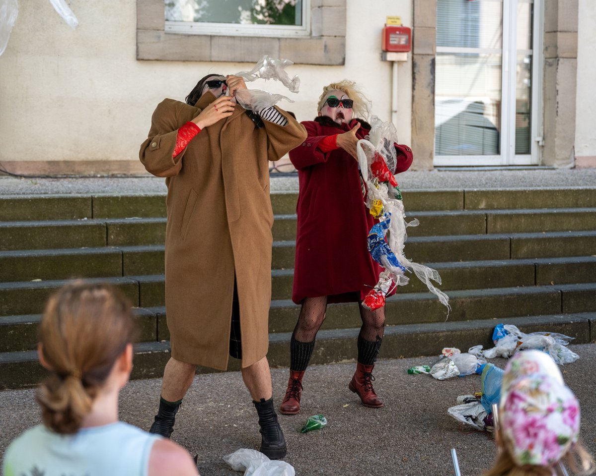 GdeTheatre's tweet photo. Le dossier de notre clownerie pré-apocalyptique à base d'urgence climatique, mis à jour
https://t.co/D827IYMFn1
#théâtre #climat #ClimateEmergency https://t.co/ZouvKUEymW