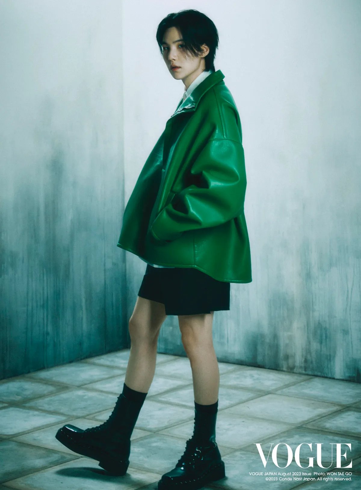 “блин вот реально мем.стоило мне свою зелёную косуху выкинуть (она была даж...