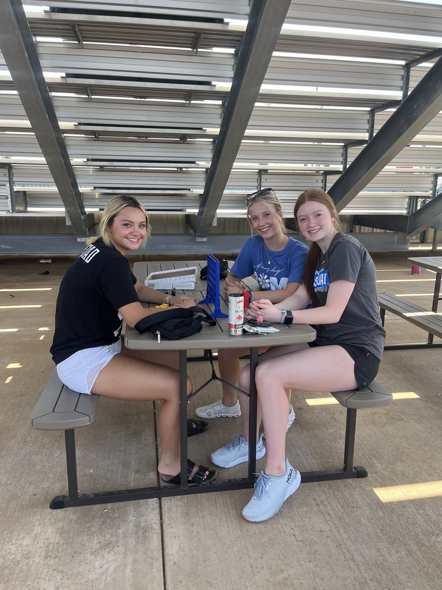 FrenshipHS's tweet photo. Frenship Pom volunteered at FISD Tiger Bites program this morning.  It was a beautiful day to have lunch with our community.  💙💛 Go Tigers! https://t.co/PLiuKvwqPr