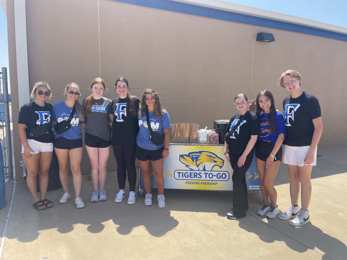 FrenshipHS's tweet photo. Frenship Pom volunteered at FISD Tiger Bites program this morning.  It was a beautiful day to have lunch with our community.  💙💛 Go Tigers! https://t.co/PLiuKvwqPr