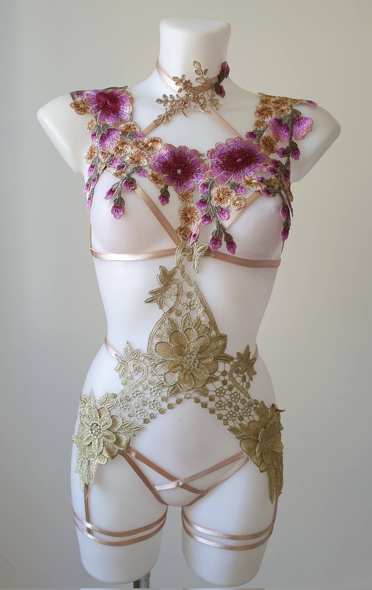 'Vinyasa' bodysuit 💫
Available on our shop 🫶
badstarlingerie.com

#handmade #lingerieaddict #harness #roses