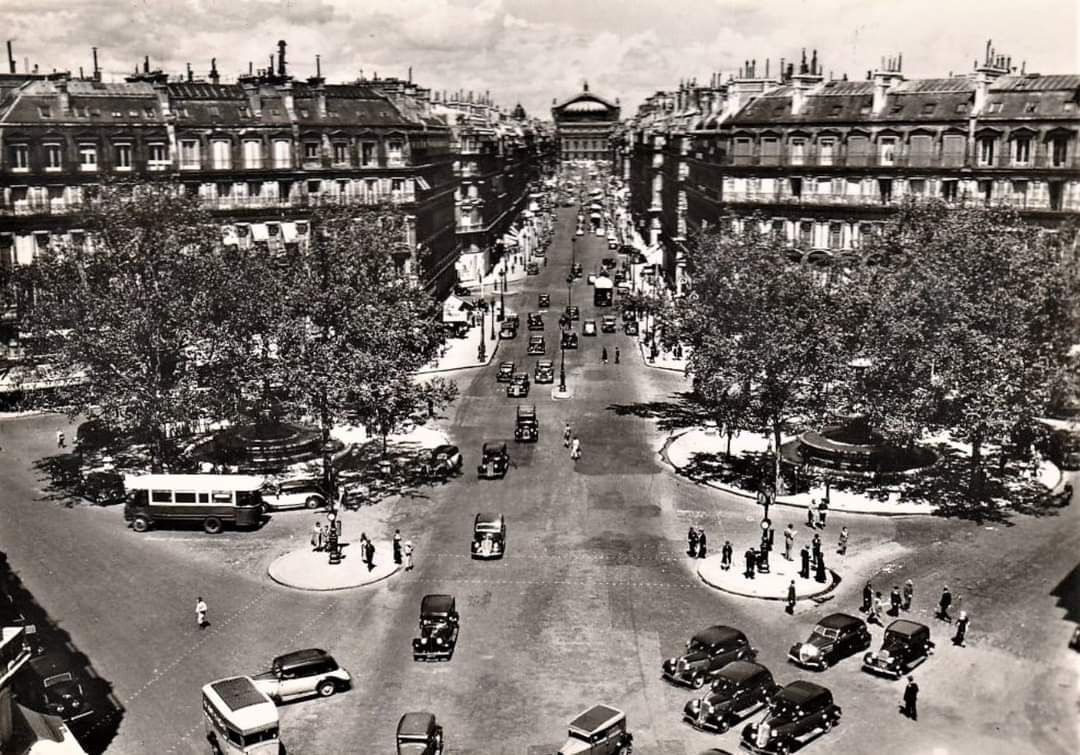 Avenue de l'Opéra.
1955. Paris