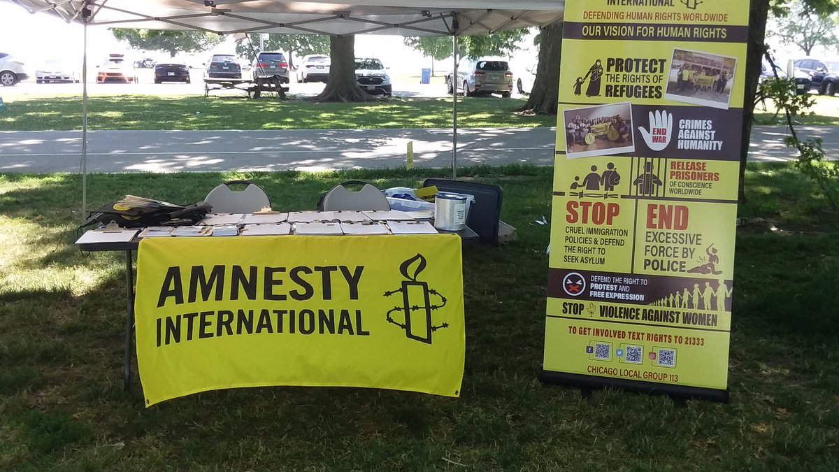 On June 24, @AIChicagoLG participated in a #WorldRefugeeDay event in Chicago & got signatures on petitions for migrant rights & other #humanrights cases. #amnestyinternational
