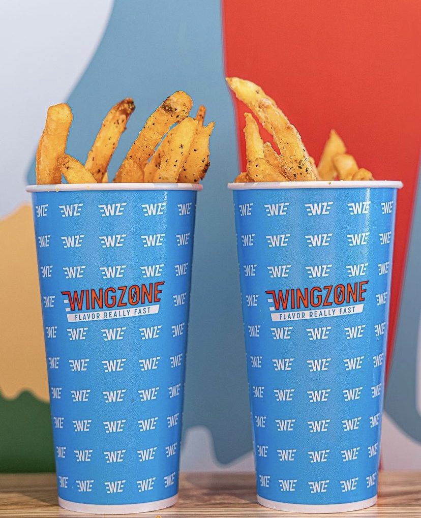 WingZone's tweet image. Make your Monday feel like FRY-Day with us! 😎🍟

Order here: wingzone.info/WZOrder

📸: foodlockerrrr on Instagram