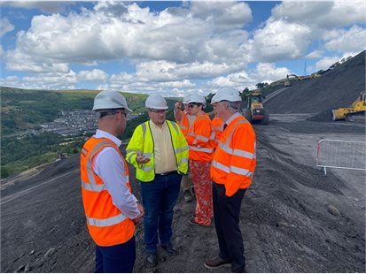 Welsh Government minister visit Tylorstown Landslip works for update just one of the dangerous coal tips in and around Rhondda Cynon Taf The First Minister of Wal buff.ly/3plSqFA