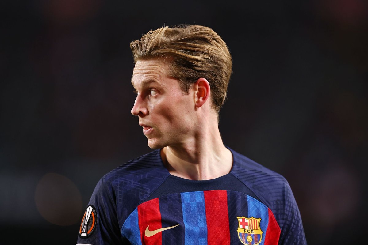🚨🚨💣| BREAKING: FC Barcelona urgently needs to sell player & Frenkie De Jong's departure cannot be ruled out, especially if a big offer arrives. @Benayadachraf 🇳🇱☎️🔴