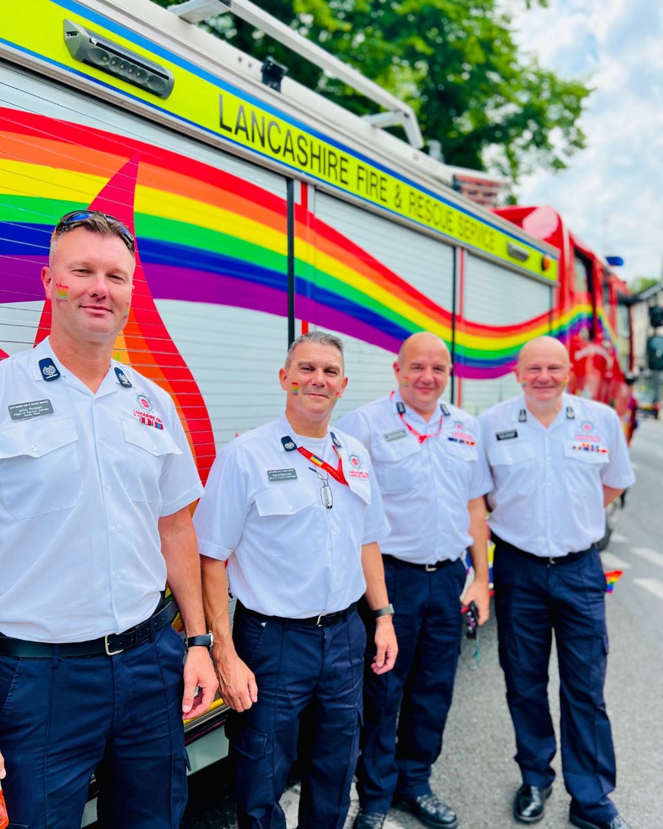 LancashireFRS's tweet photo. We had a fantastic time at #LancasterPride! Senior officers joined firefighters in the parade through the town centre.

Our Pride-liveried pump always goes down well with the crowds! Thanks for having us, Lancaster 🌈

#Pride #Lancaster #LancasterPride https://t.co/k5l9dF5A9k