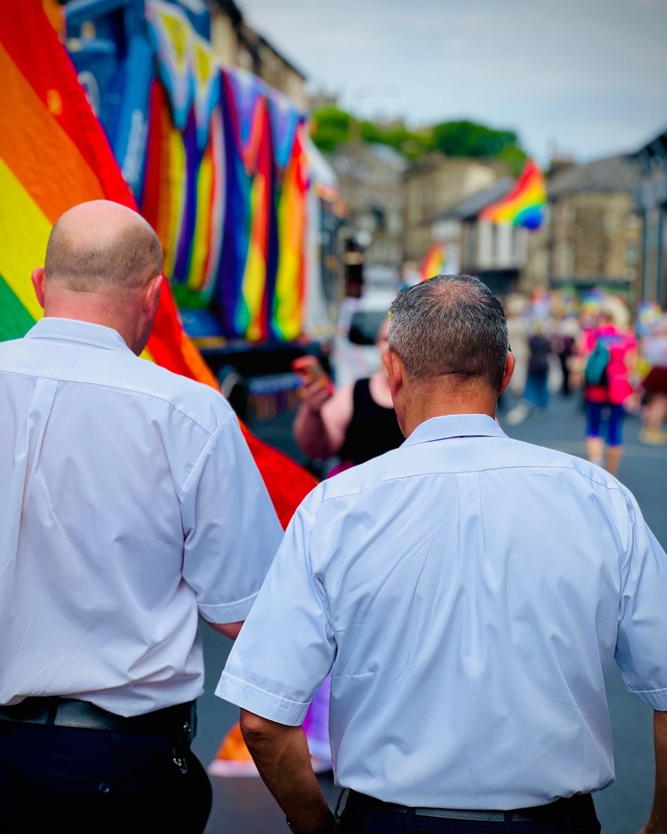 LancashireFRS's tweet photo. We had a fantastic time at #LancasterPride! Senior officers joined firefighters in the parade through the town centre.

Our Pride-liveried pump always goes down well with the crowds! Thanks for having us, Lancaster 🌈

#Pride #Lancaster #LancasterPride https://t.co/k5l9dF5A9k