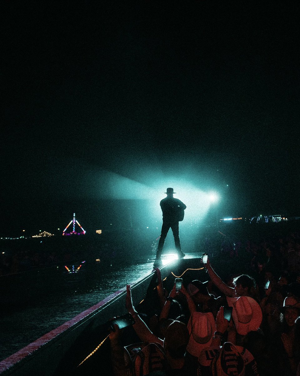 zacbrownband's tweet photo. Who’s bringing the energy this weekend to our shows?!

If the energy in Wisconsin was any kind of indicator, it’s safe to say this summer on the road is going to be one to remember. Thanks for bringing the party, @Summerfest and @countryfestwi! #FromTheFire 🔥

📷: @blackboxx_film