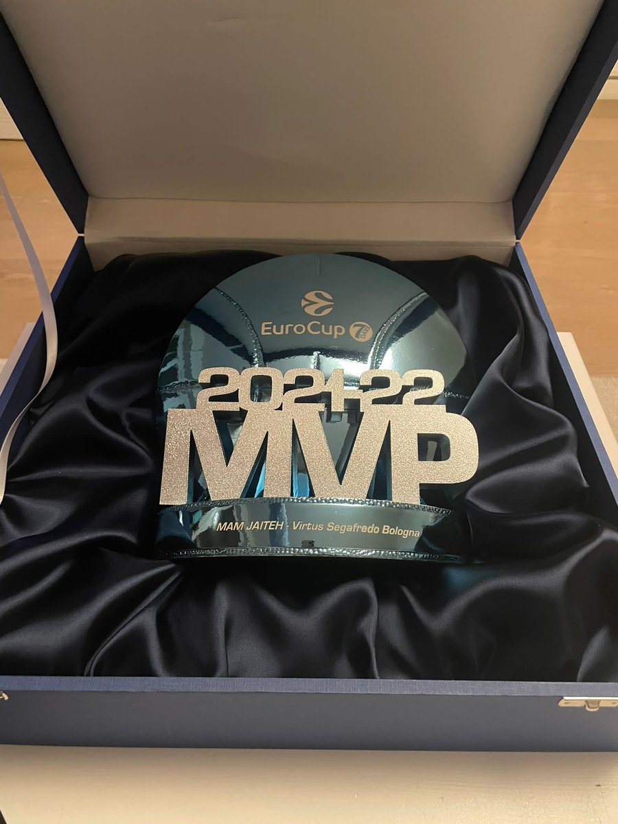 mamjaiteh14's tweet photo. We tried hard
We gave what we could
Thank to all the fans for the support during all my time here , every time ,everywhere.
This place made me grown and brought me a lot !
memories will last forever here!
La dota , la grassa , la rossa :
Thks🖤🖤
#L&B
#Year11
#Alhamoduillah https://t.co/3lKfvkOz2q