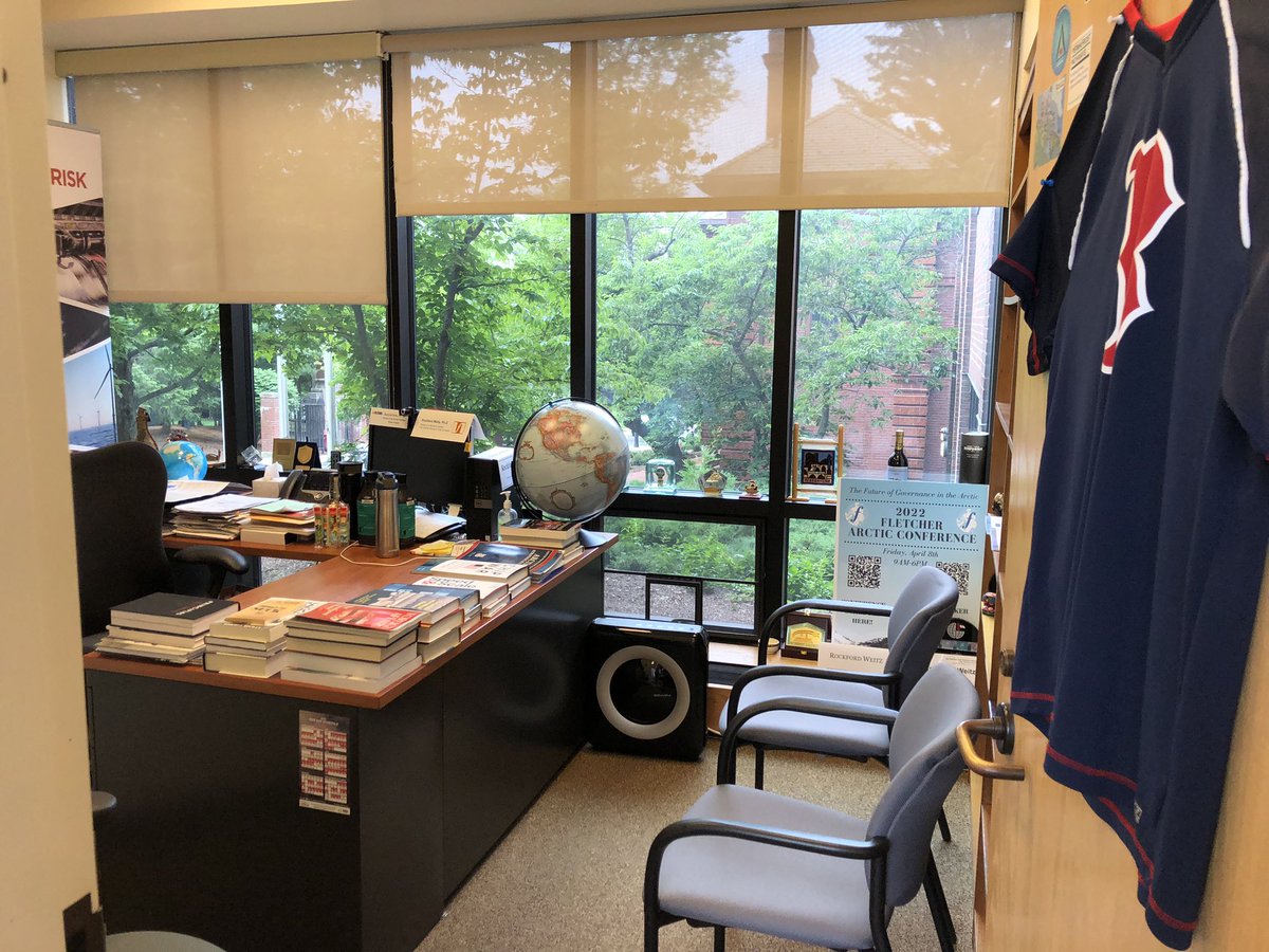 rockfordw's tweet photo. Happy Monday from @FletcherSchool! Stormy weather but lights on at @FletchMaritime &amp; #FletcherISSP ⚓️🌏🌍🌎⚓️ https://t.co/pIQ5OsTAqR
