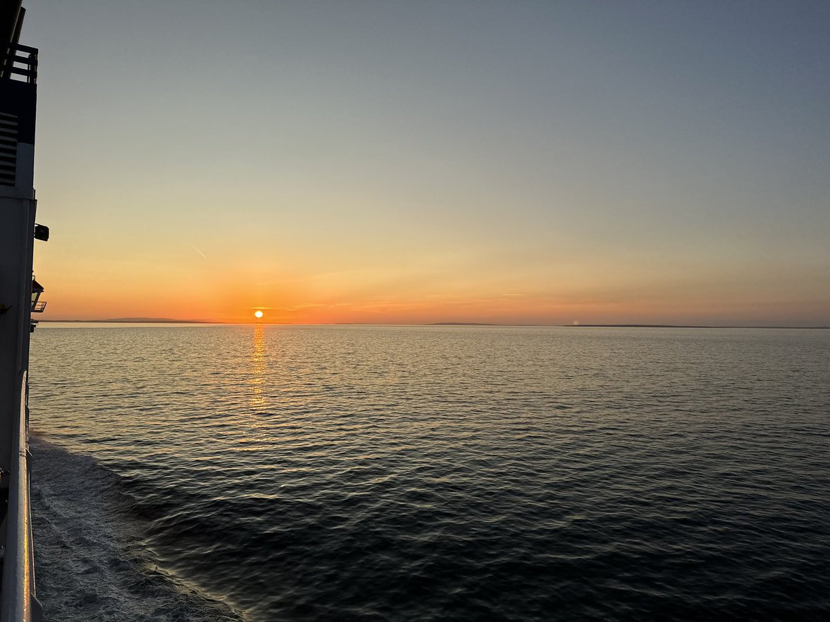 sweynh's tweet photo. @Downshifter6 @Fiona_WordsBird I came home on that boat on Thursday night, and literally watched the sun set at about 22:23 BST. Utterly magical - and I live in Orkney, and can sometimes be blasé about sunsets!! https://t.co/MSo9iuTZhe