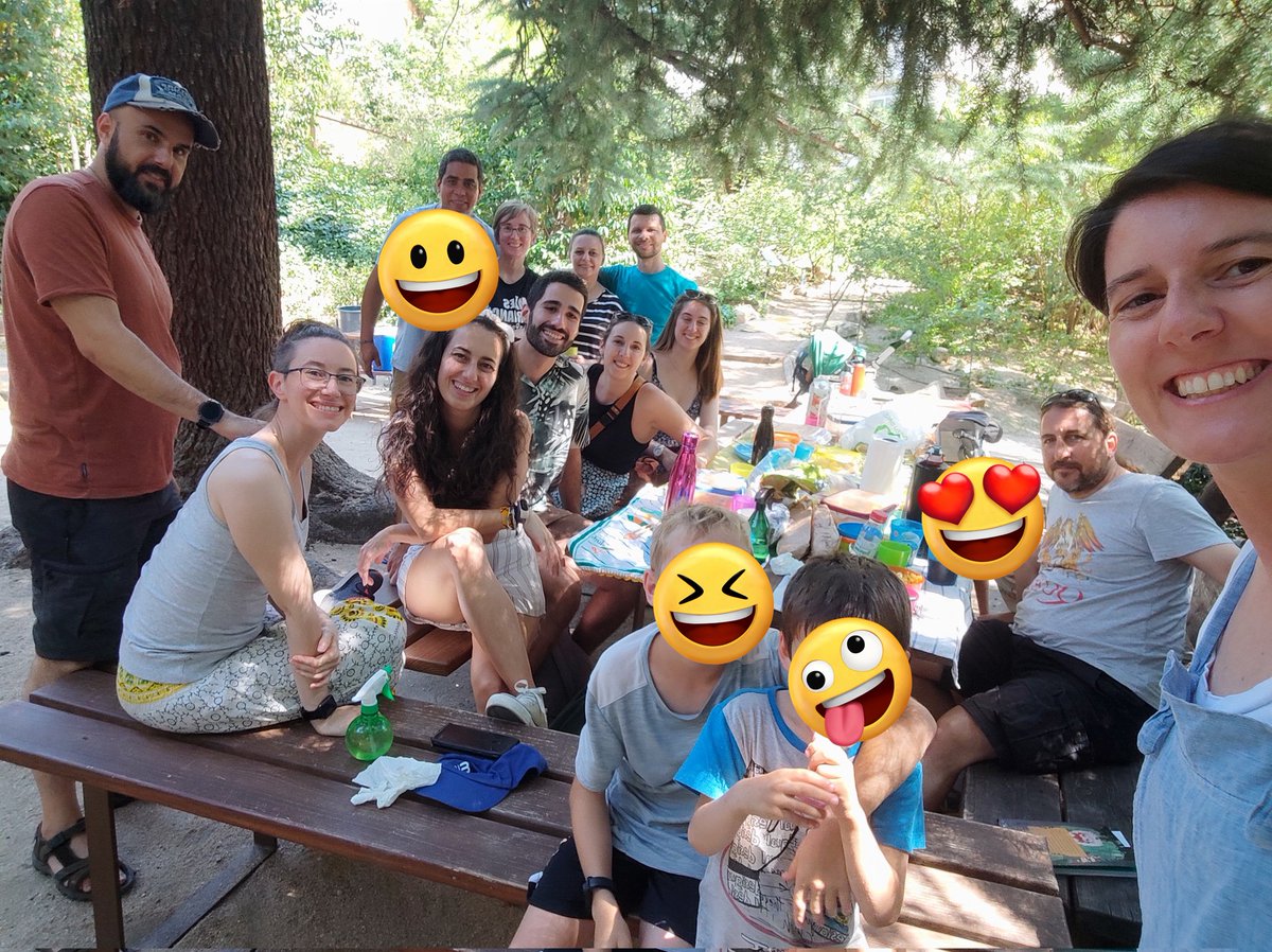 Joint Picnic between #BioNCCE group and Hortal Lab. Laughs, good food, and a lot of heat, with this great bunch of colleagues and friends @alezarzo @biotura @WMustinCarvalho @AndrMira5 @MenegottoAndre @CrisRonquillo91 etc