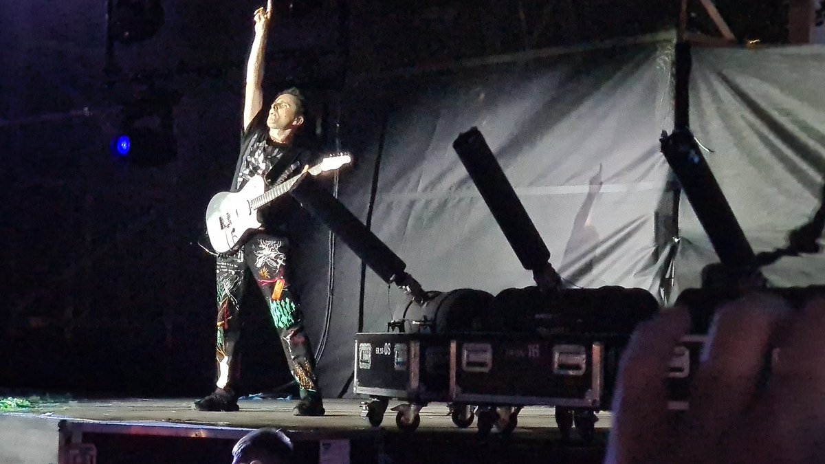 Stephanie tweet media