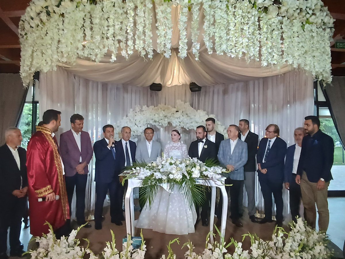 tevfikgoksu's tweet photo. İBB ve Bağcılar Belediyesi Meclis Üyemiz Umut Durak ve kıymetli eşi Neslihan hanımefendinin nikahına şahit olduk. Kardeşlerimize bir ömür boyu mutluluklar diliyorum. https://t.co/gmPCAvp5ZO