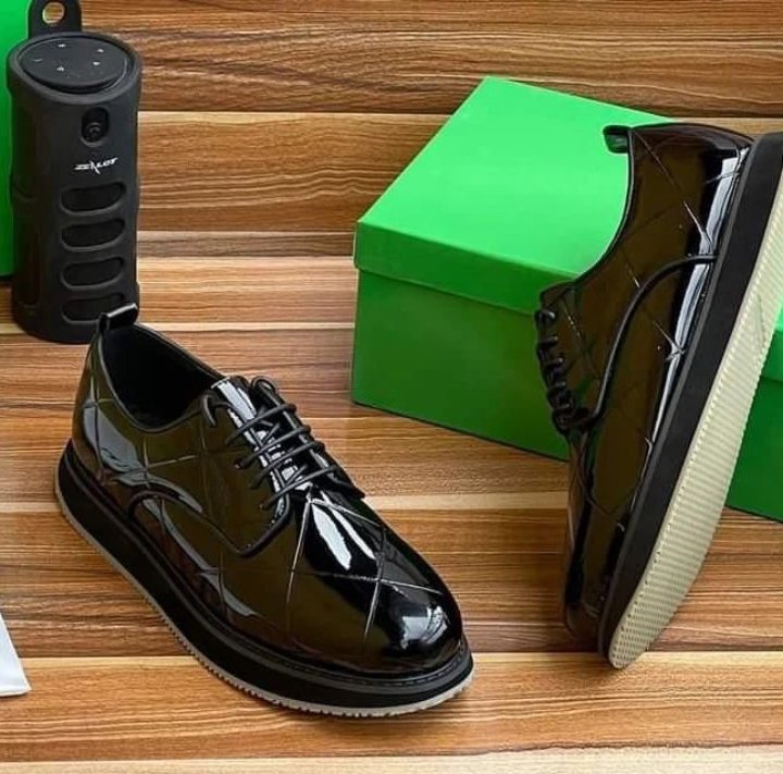 manymoreonline's tweet image. Hello twitterfam ❗ New arrival 🔥✨. Cop this solid correct shoe for 
⏫15,500 Only
To Order WhatsApp 08025631994/ Send a Dm.
#fulllist #falz #doyin #thursdayandfriday #gistlover