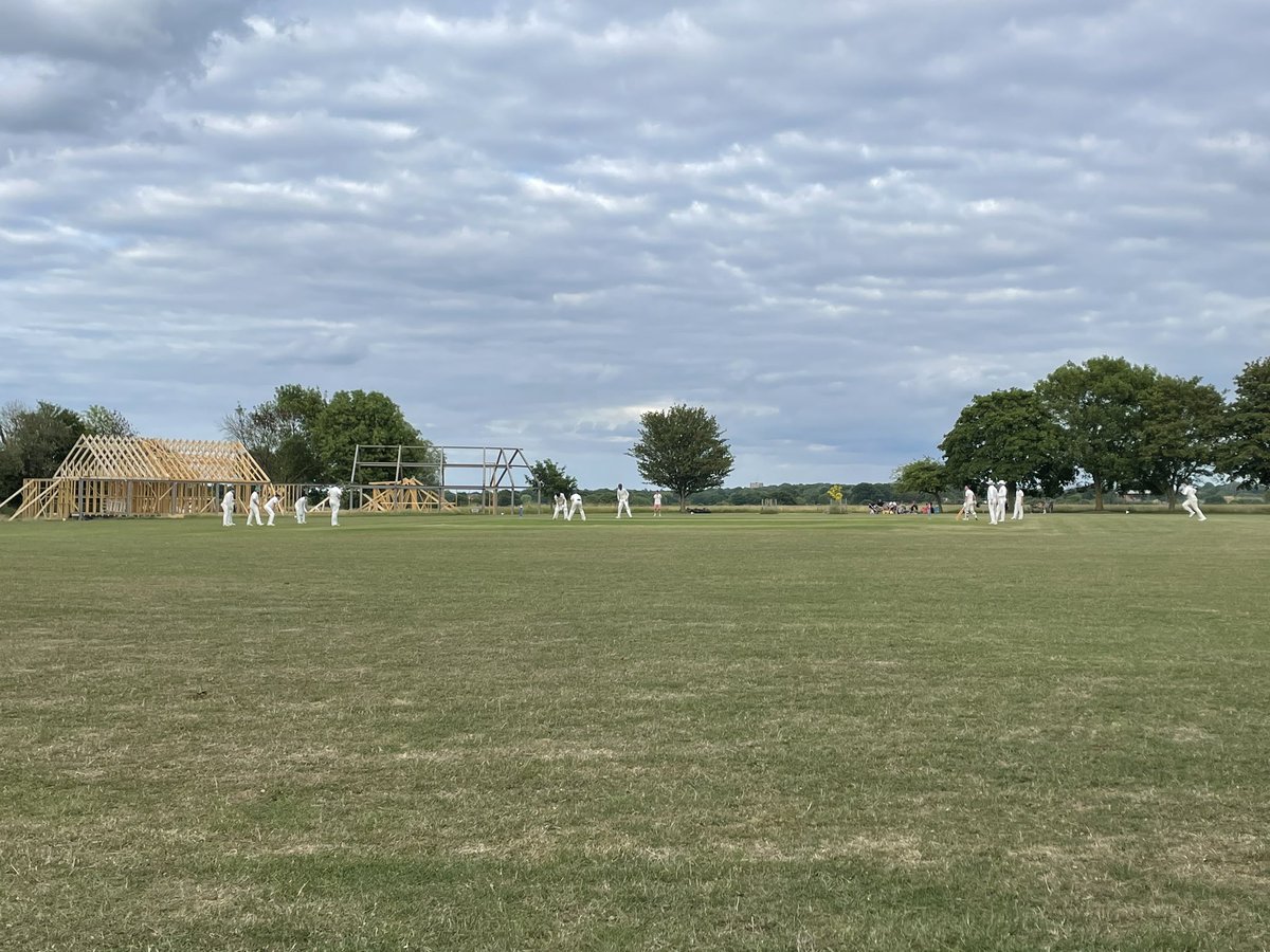 NazeingCricket's tweet photo. 🚨WEEKEND ROUNDUP🚨

🏏 Sat 1s salvage a draw at home to @farnham_cricket 
🏏 Sat 2s just fall short in the chase away at @HatfieldHeathCC 
🏏 Sun XI lose an enjoyable game against Harrovian CC 

https://t.co/Wc5bb6NIQ3

#YouScallops https://t.co/S513qyjEnP