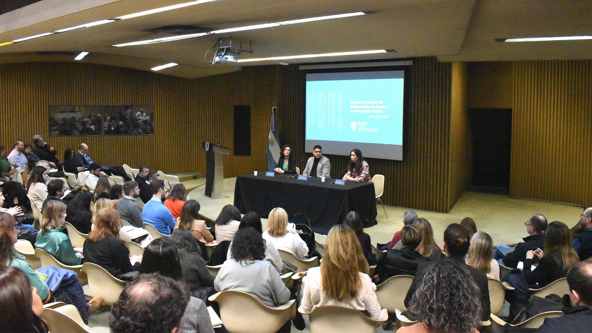 AAIPargentina's tweet photo. 🫂| La AAIP realizó el segundo encuentro de responsables de acceso a la información pública del 2023. 

Más información 👉https://t.co/p5HTVHNdZI https://t.co/qvxRqMTiOT