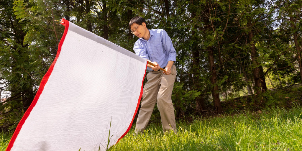 Take the Project ITCH survey to help researchers at <a href="/UMassAmherst/">UMass Amherst</a> improve understanding of best practices for individuals and families to protect themselves from ticks at home. bit.ly/45787jW