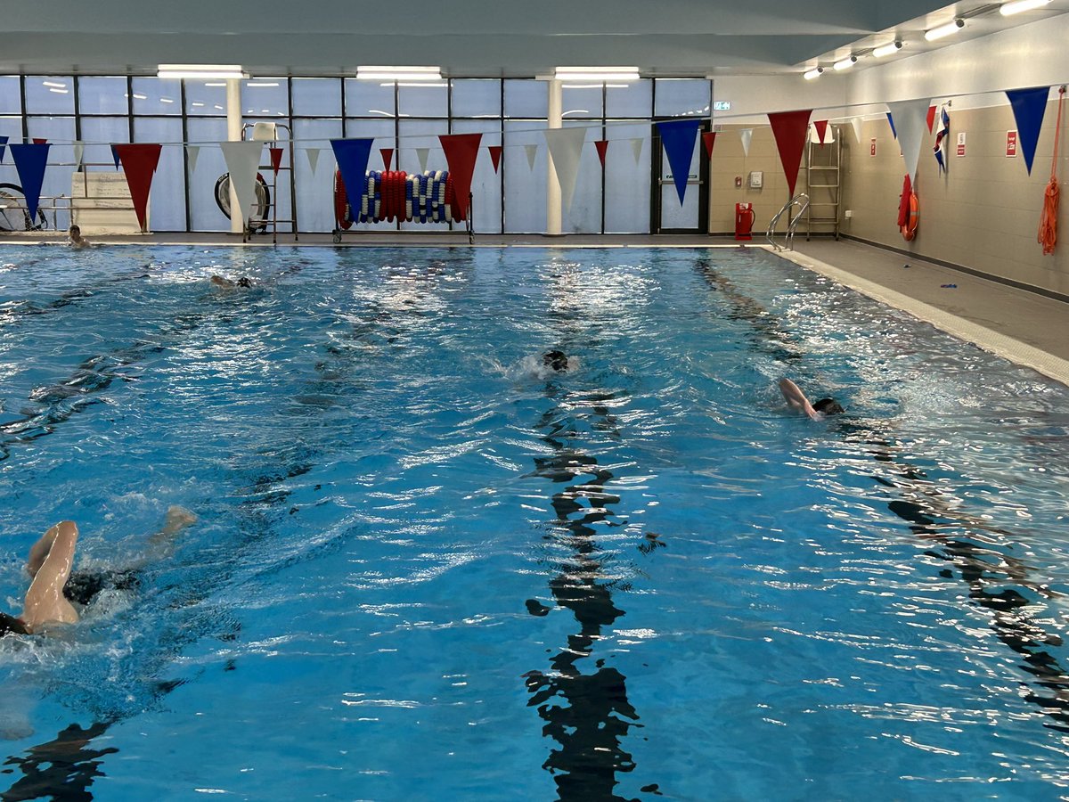 MrsDickson3's tweet photo. Great afternoon with my Higher PE class competing in their Aquathlon. Fab effort by them all after completing a mini training program to improve their CRE. https://t.co/cd26GN16MM