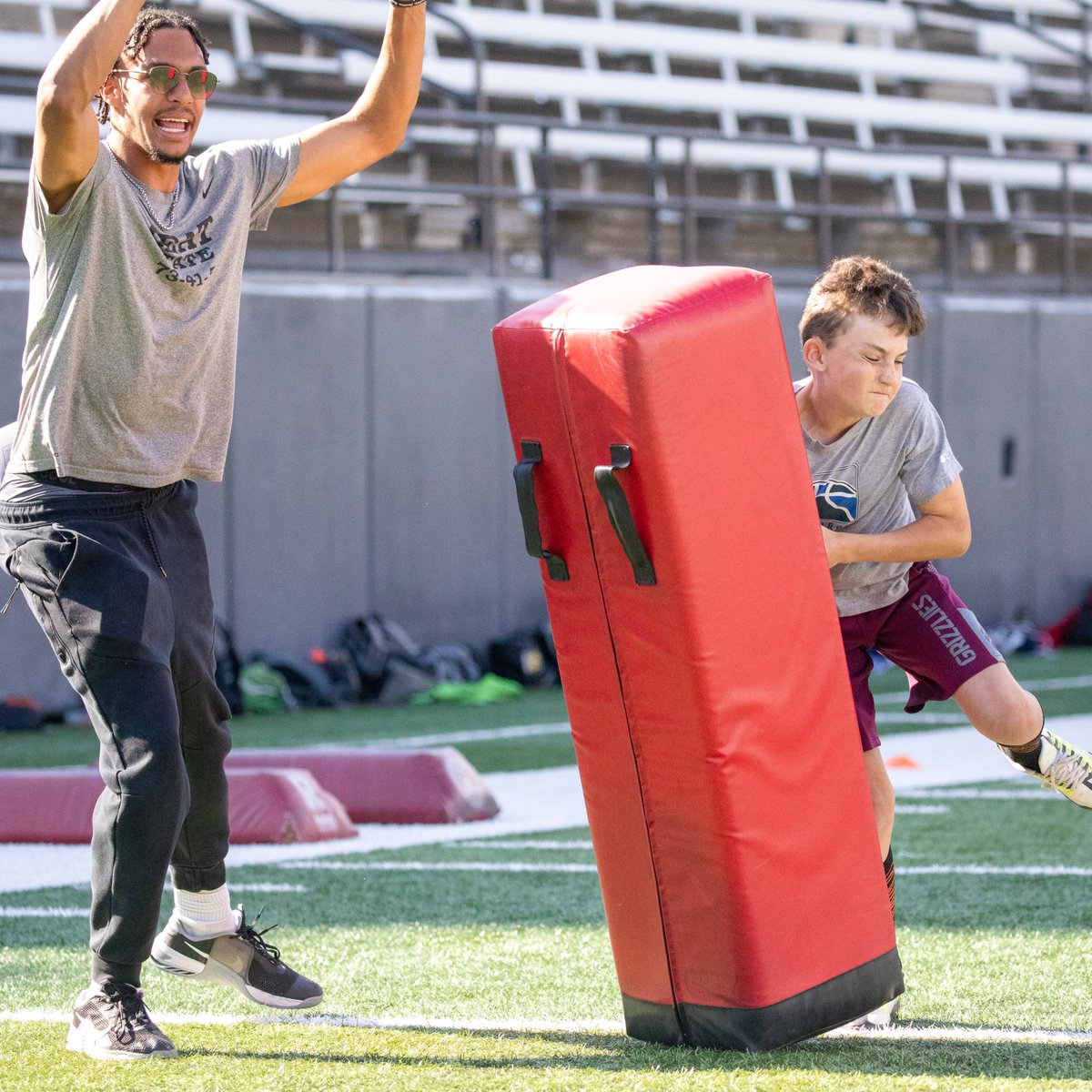 Nuthin' but fun at kids camp today! 👏

#GoGriz