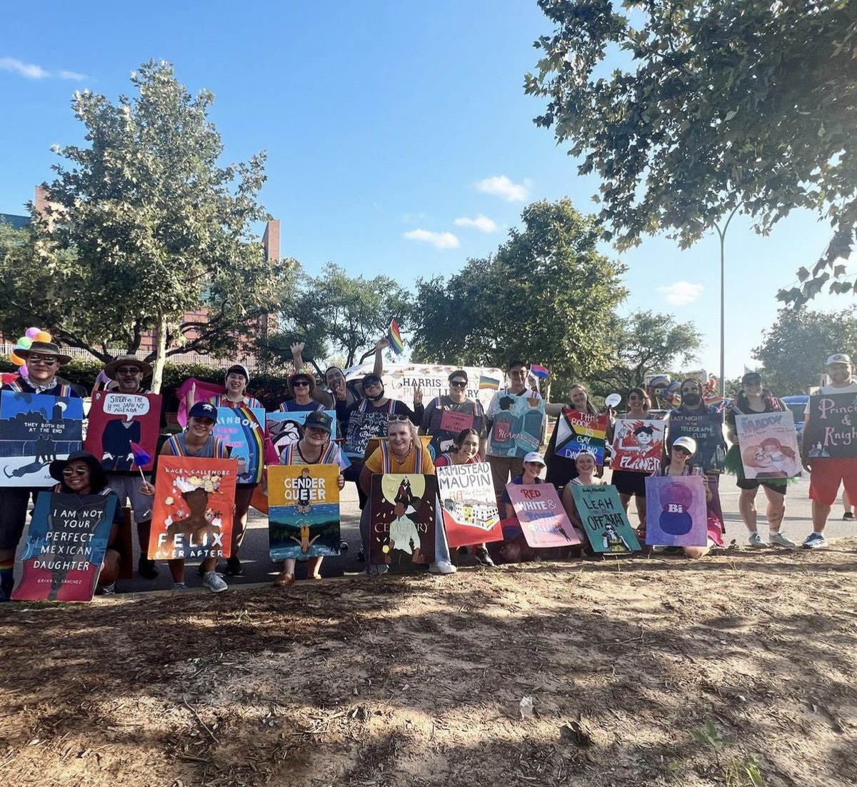 harriscountypl's tweet image. What a wonderful evening marching at #PRIDE Houston! 
Our library marched as banned books with handmade book covers of titles, that have been contested for LGBTQ content. We believe that the public library should have books, materials, and spaces for everyone. 
#LibraryforAll
