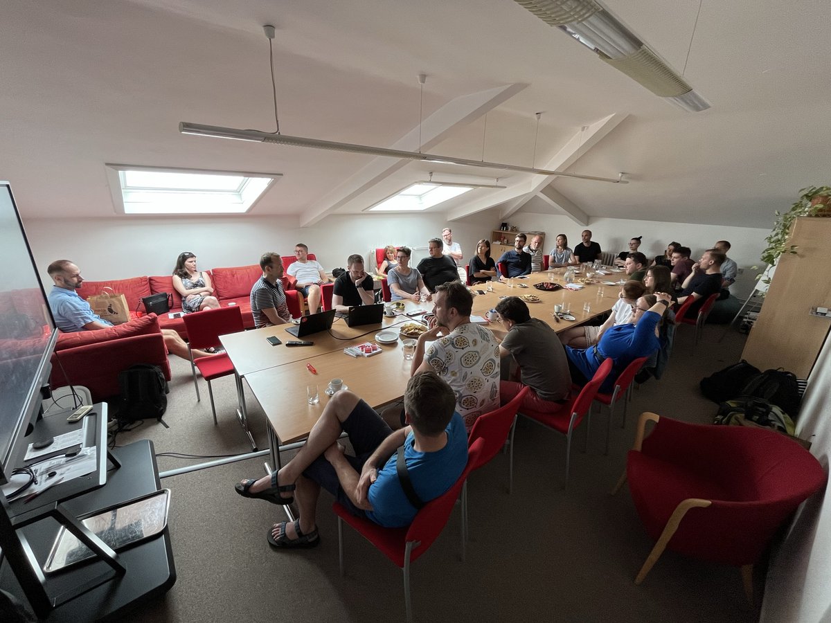 Děkujeme <a href="/Golemio_data/">Golemio - Prague Data Platform</a> za společnou výměnu zkušeností v Brně. Bylo to velmi inspirující! 📊🔢👏