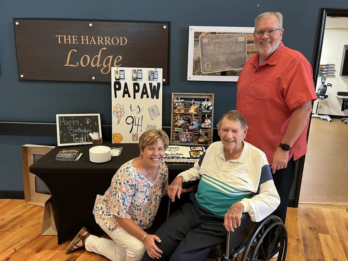This weekend was a BIG deal for one of our very special residents! Tedd W. celebrated a VERY special 94th birthday on Saturday with family and loved ones alike! Join us in wishing Tedd a happy Birthday!! 🎂🎊🎈