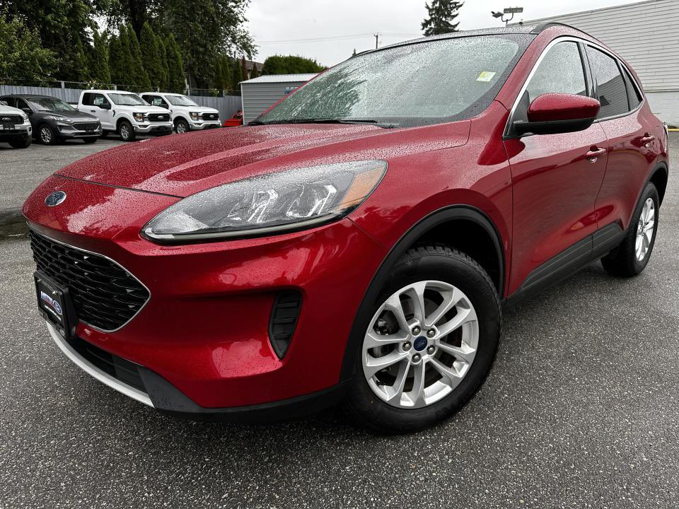 ❗️USED VEHICLE OF THE WEEK❗️2020 Ford Escape with 75,186 km for $28,888! This vehicle comes AWD, a panoramic vista roof and adaptive cruise control. #fordescape