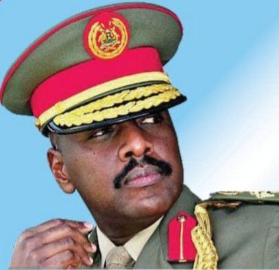 SeniorYona44's tweet photo. My kinsmen,my elders, brothers and sisters have today shown love and support to my Next President @mkainerugaba at Kyangara play ground. Together we shall safeguard our playground.  Thank you my people. Thank you #MKArmy  @BalaamAteenyiDr @DaudiKabanda @LillianAber @KatwirePolly https://t.co/3Ucp1bSCJZ
