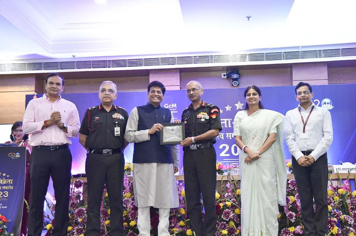 PiyushGoyal's tweet photo. Celebrating the Gems of GeM! 

It was a pleasure to recognise &amp; reward the contribution of the top performers of @GeM_India at the Kreta-Vikreta Gaurav Samman Samaroh 2023. https://t.co/fY50SPGEfl