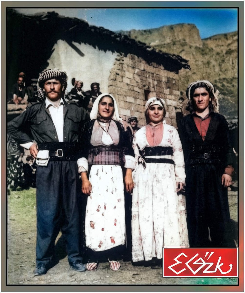 Assyrian Couples in traditional clothes, Beytüşşebab, Şırnak Province, 1980/90. 

📷Enver Ozkahraman