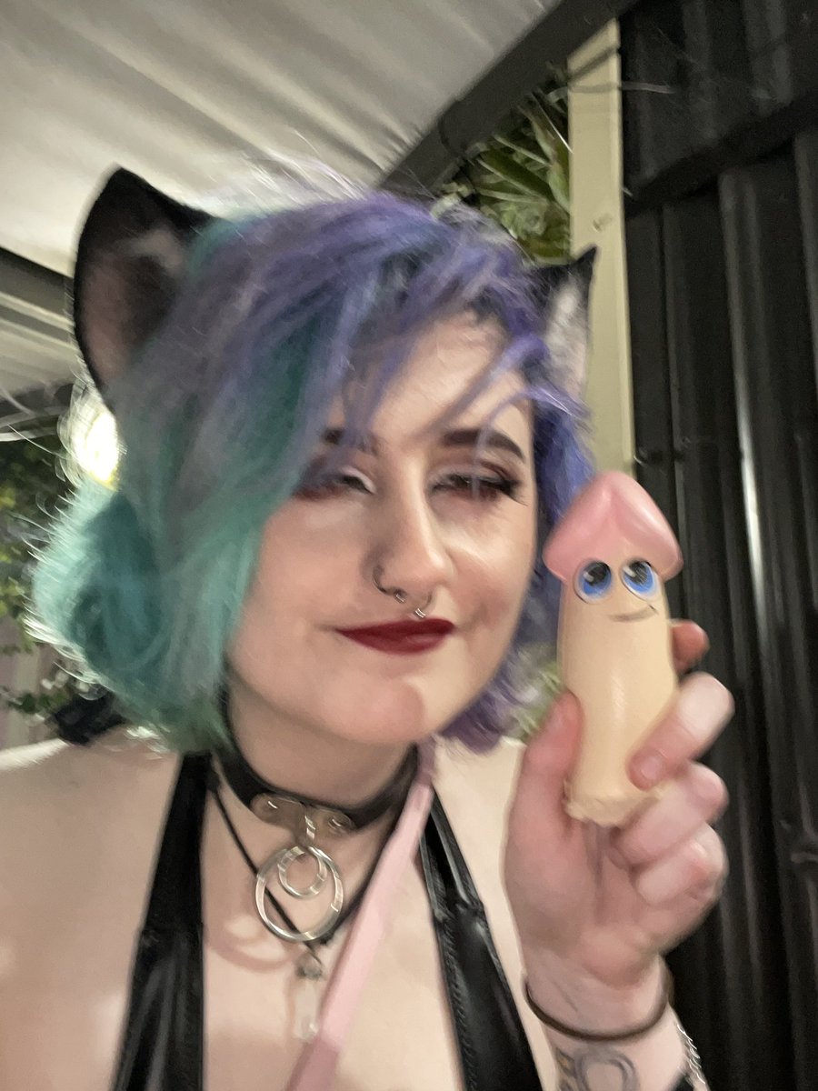 ohfoxcat's tweet photo. Penis https://t.co/v7zFE1xLDt
