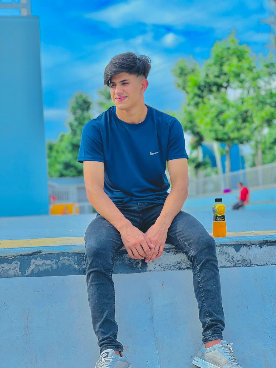 mrhaider_111's tweet image. I don’t have any plans for tomorrow so good night everyone 🙏💫🤍 #mrhaider_111 #17yearsold